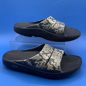 OOFOS Women's OOahh Luxe Slide Sandals in the Snake - Size 9